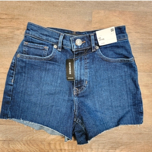 EXPRESS Size 00 MIDI HIGH RISE Original Raw Hem Denim Jean Shorts NWT - Picture 1 of 7